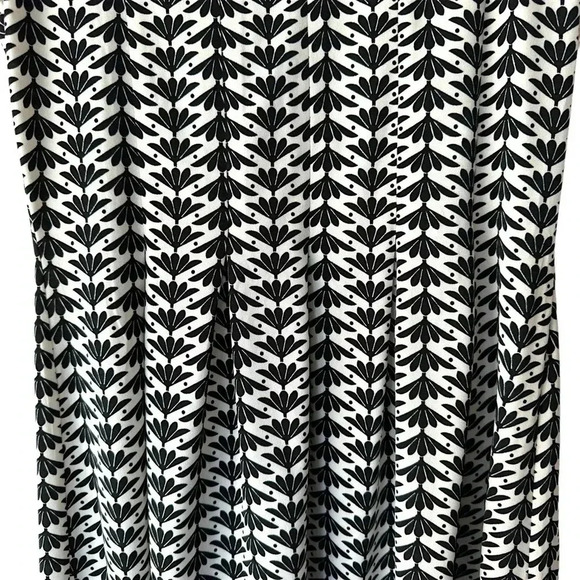 MAX STUDIO | NWOT | BLACK WHITE SLEEVELESS DRESS | SIZE: EXTRA SMALL - Picture 4 of 11